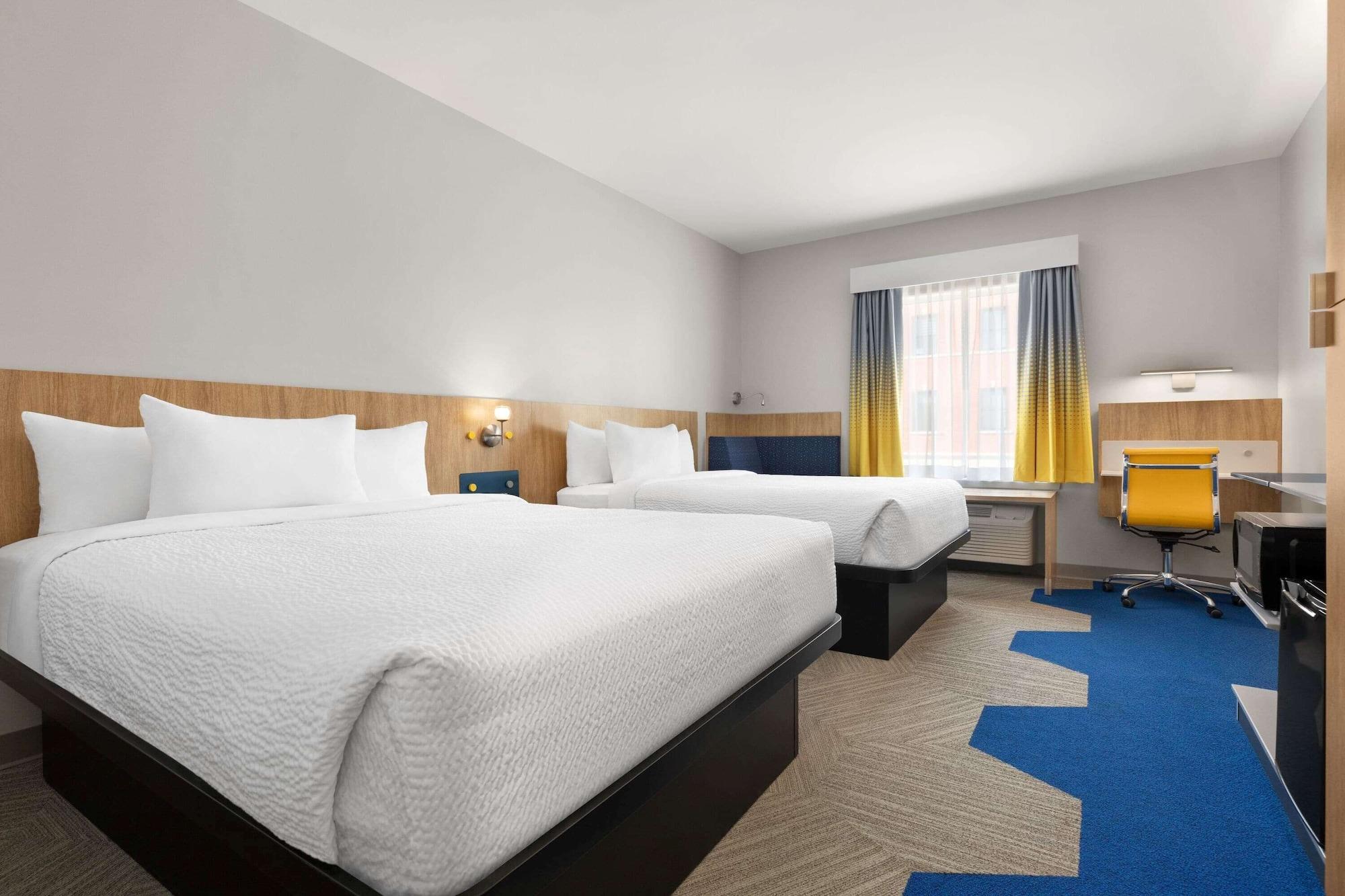 Microtel Inn Suites By Wyndham Lac-Mégantic Exterior foto